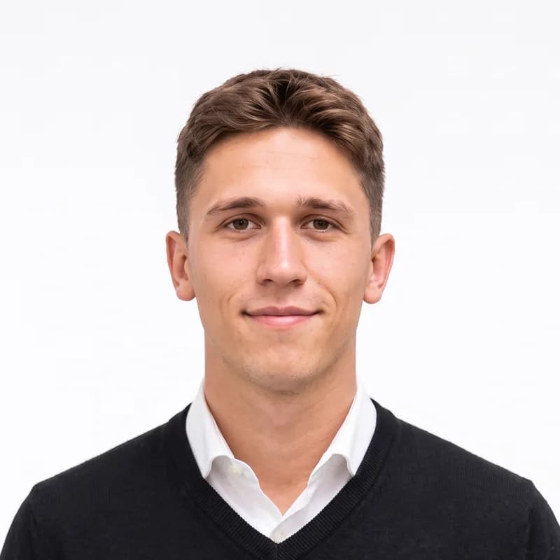 Carlo Lauri, Marketing Specialist